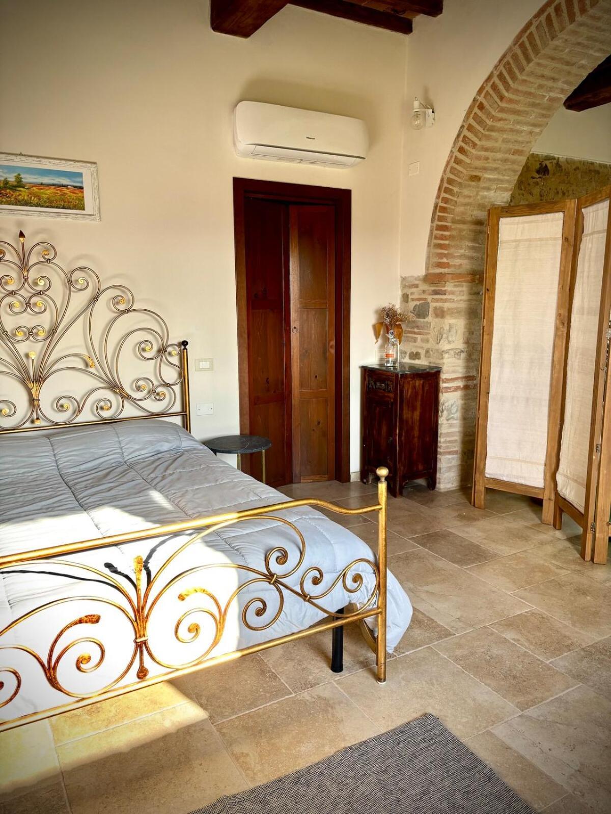 Hotel Birillo 1824 à Poggibonsi Extérieur photo